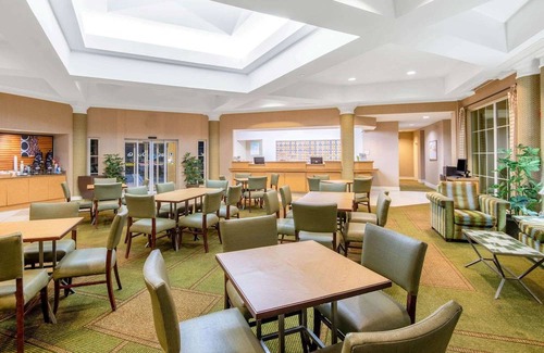 Sherman Hotel | La Quinta by Wyndham Sherman