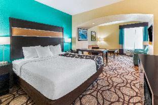 Carlsbad Hotel | La Quinta by Wyndham Carlsbad