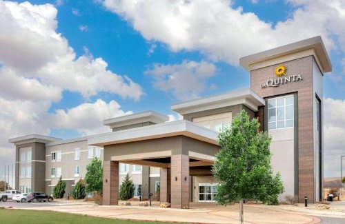 Clinton Hotel | La Quinta by Wyndham Clinton Historic Route 66