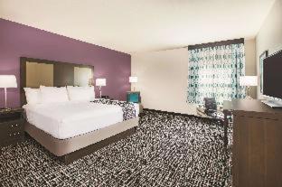 The Colony Hotel | La Quinta by Wyndham Dallas Plano - The Colony