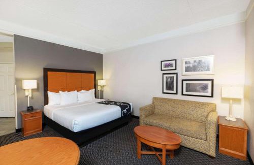 Pueblo Hotel | La Quinta by Wyndham Pueblo