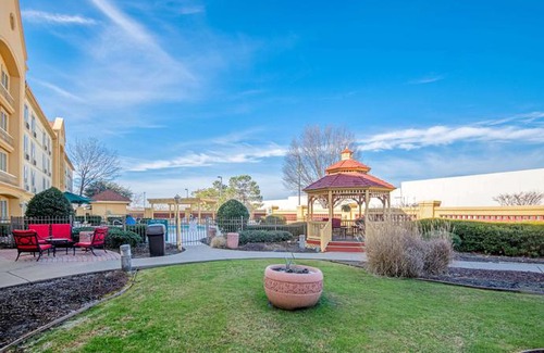 Sherman Hotel | La Quinta by Wyndham Sherman