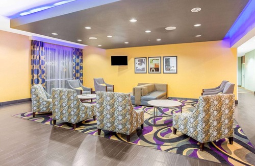 Luling Hotel | La Quinta Inn & Suites by Wyndham Luling