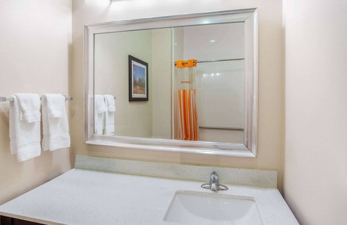 Luling Hotel | La Quinta Inn & Suites by Wyndham Luling