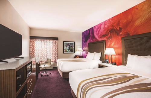 Chambersburg Hotel | La Quinta Inn & Suites by Wyndham Chambersburg