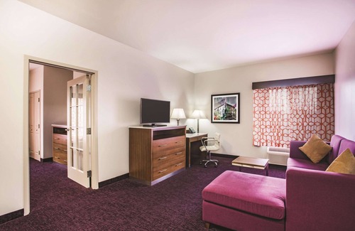 Chambersburg Hotel | La Quinta Inn & Suites by Wyndham Chambersburg