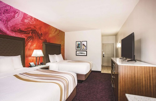 Chambersburg Hotel | La Quinta Inn & Suites by Wyndham Chambersburg