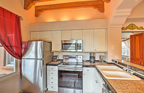 Tucson House | 'La Roca' - Tucson Casita w/Mtn View on 10 Acres!
