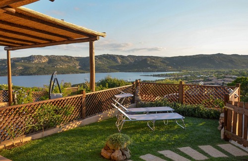 Capo d'Orso House | La Rosa dei Venti - Two-room apartment with sea view 5min beach Vena Longa/Porto Mannu