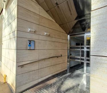 Denia Apartment | La Rosaleda, céntrico, con garaje y terraza exterior