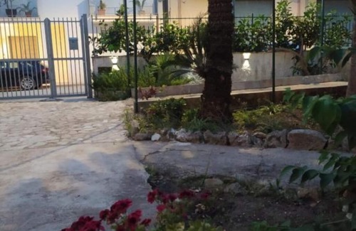 Alcamo Apartment | La Rugiada - with private garden Studio apartment