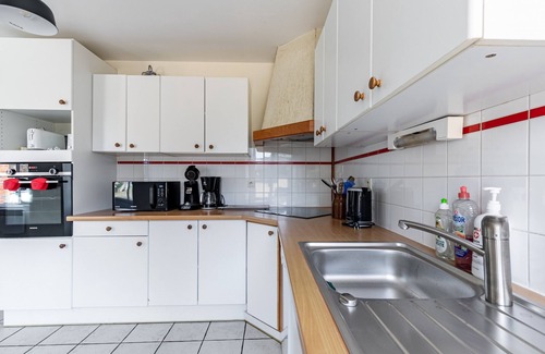 Landevieille Cottage | "La Savarière": Cottage and beach for 12 people