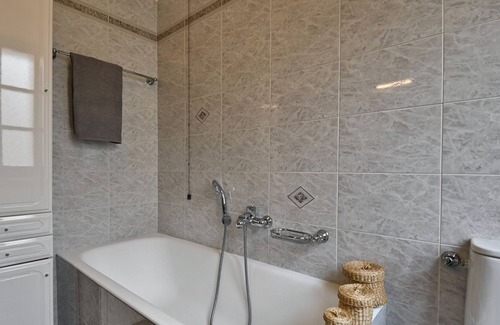 Bogliaco Apartment | La Spiaggetta-Rebomaholidays, large house in the historic centre