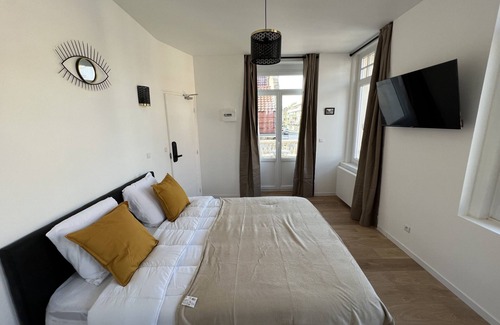 Lievin Apartment | La Suite Balnéo - 2p downtown Liévin