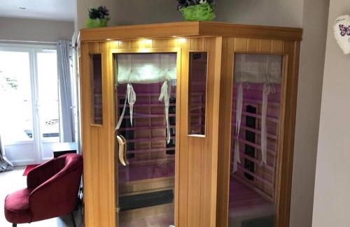 Fours-en-Vexin Bed & Breakfast | La suite des charmelines