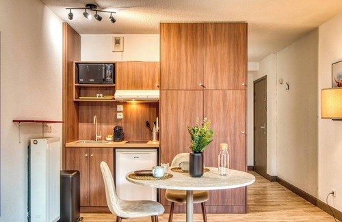 Les Poulettes Apartment | La Suite Yak - Très beau studio - Charpennes-Tonkin