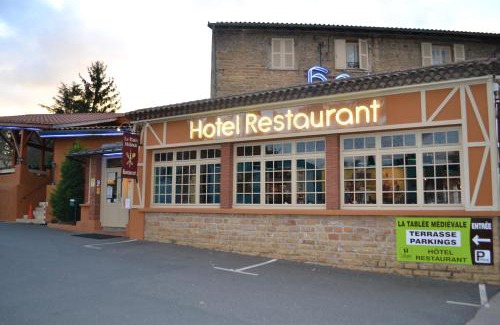 Civrieux-d'Azergues Hotel | La Tablée Médiévale
