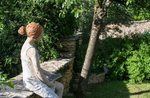 Beaune House | La Terre d'Or is ideally located on the hills of Beaune, in the heart of Burgund