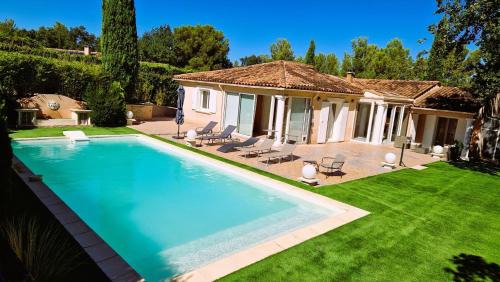 Cadenet Apartment | La Tissonnière Oasis d Exception entre Mer Alpilles et Luberon Spa et Piscine à 10 min d Aix en Provence