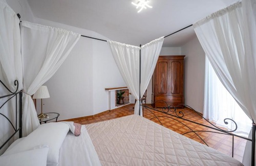 Monteroduni House | La torretta sul cortile