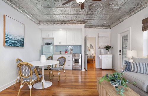 Pass-a-Grille Historic District Apartment | La Tortuga Historic Pass A Grille St Pete Beach 78