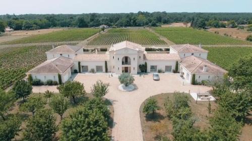 Saint-Laurent-de-Medoc Villa | La Tour Bélize du Château Saint-Laurent