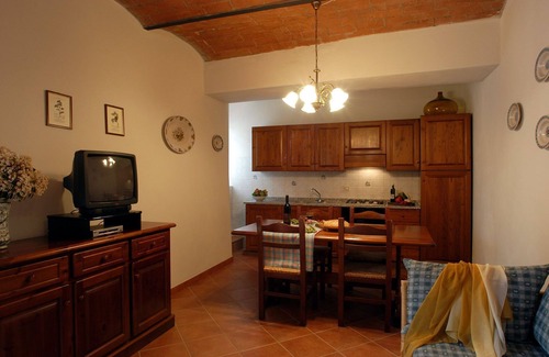 Montaione Apartment | La Valle 4 - Apartment with pool