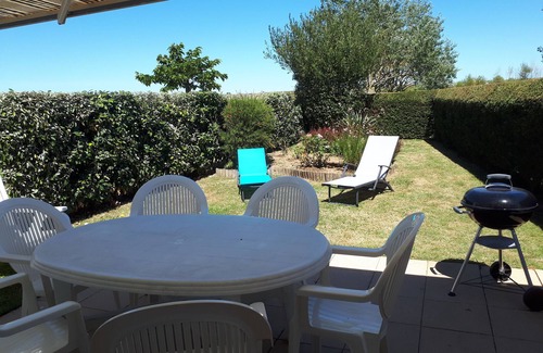 La Faute-sur-Mer House | "La Vendéenne" single-storey house in residence with swimming pool, near beach.