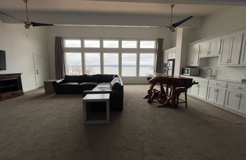 Eufaula House | La Vie au Soleil -Live life in the ☀️ 7 BR Lake Front home-❗️STUNNING views❗️