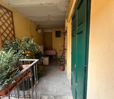 Lazzaretto Apartment | La Vie en Rouge - Porta Venezia Milano