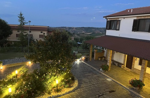Paglieta Apartment | La Vigna di Ranco Ltd num3353