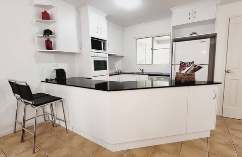 Cannonvale Resort | La Villa Beach Rd Pets under 10kg 3 nts min call before booking O466573617