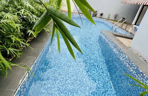 Angre House | La Villa Queens: 5 Chambres Dont 1 Penthouse Avec Jacuzzi à Cité Petit New York