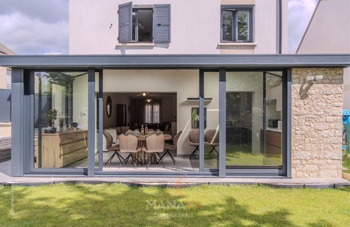 Bussy-Saint-Georges Villa | La Villa Tahaa 6/8 guest 10 min Disneyland Paris