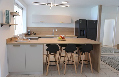 Perinet Apartment | La Vue du Phare, Vue Mer Incroyable et Acces Privée Crique