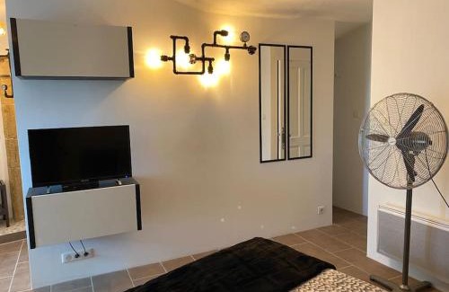 Cairanne Apartment | La vue sur le Mont Ventoux, appartement & parking