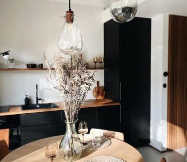 Brochow House | Laba — oderwij się od codzienności