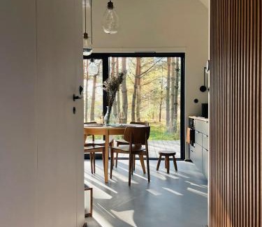 Brochow House | Laba — oderwij się od codzienności