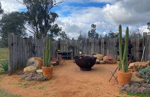 Dubbo Apartment | Labanna Lake - Country views, Peaceful, Quiet, Safe,