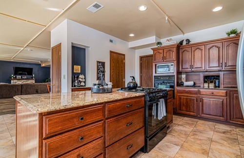 Omaha House | Labor Day Open-Reconnect at Ozark Outdoor! Secluded in Nature-Pvt Firepit & Hot Tub-Near Big Cedar
