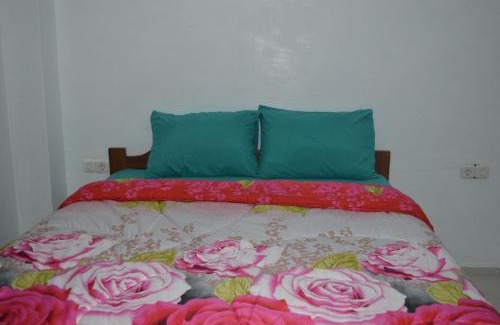 Labuan Bajo House | Labuan Bajo Mahoni Guesthouse
