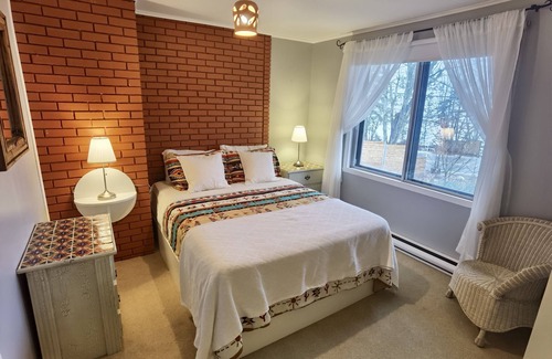 Lac-Brome House | Lac Brome 3 Bedrooms With Balcony Suite B