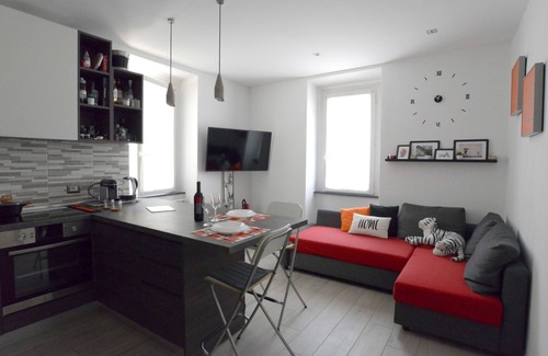 Carate Urio House | LaCasetta Como Lakeview Terrace renovated apt.
