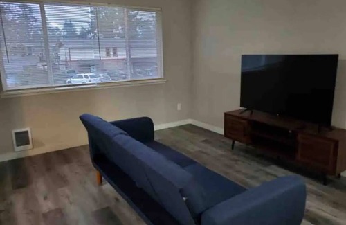 Olympia Apartment | Lacey central 2B/1B apartment in heart of Lacey