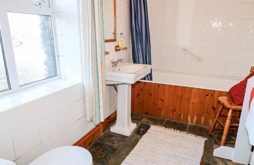 Naran Cottage | LACKAGHMORE COTTAGE, pet friendly in Portnoo, County Donegal