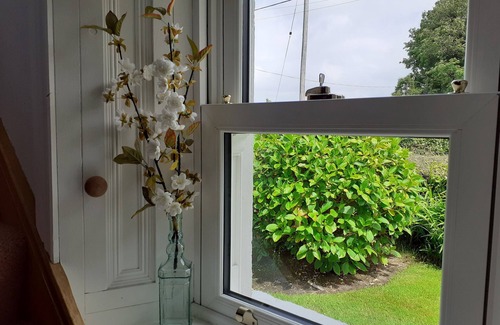 Garrykennedy Cottage | LACKAROE COTTAGE, family friendly in Garrykennedy, County Tipperary
