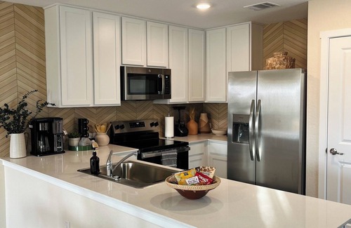 Southside House | Lackland Air Force Base at 9 min-Brauning Lake at 25 min-3 bdr-King size-Grill