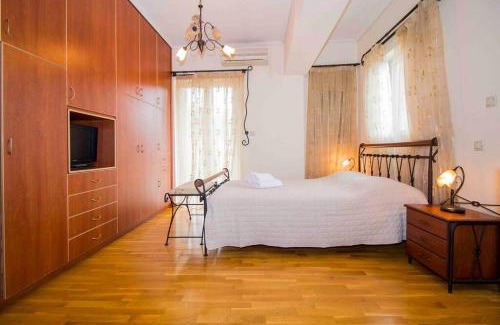 Sparta Apartment | Laconian Collection Comfy Lykourgou 2nd Floor Apt.