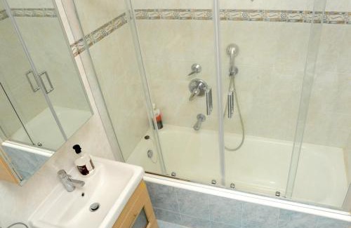 Sparta Apartment | Laconian Collection Leonidas