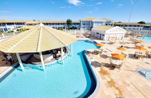 Jardim Paraiso Apartment | Lacqua diRoma - with access to the wonderful 24h water park of 13 pools + wifi